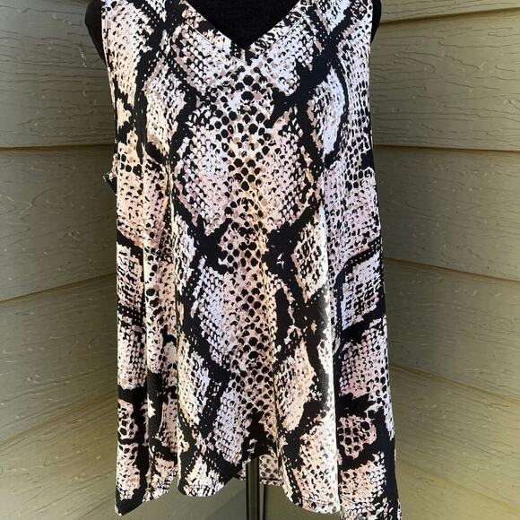 LulaRoe sleeveless flared top, reptile print, V-neck, women's size M - Picture 1 of 7